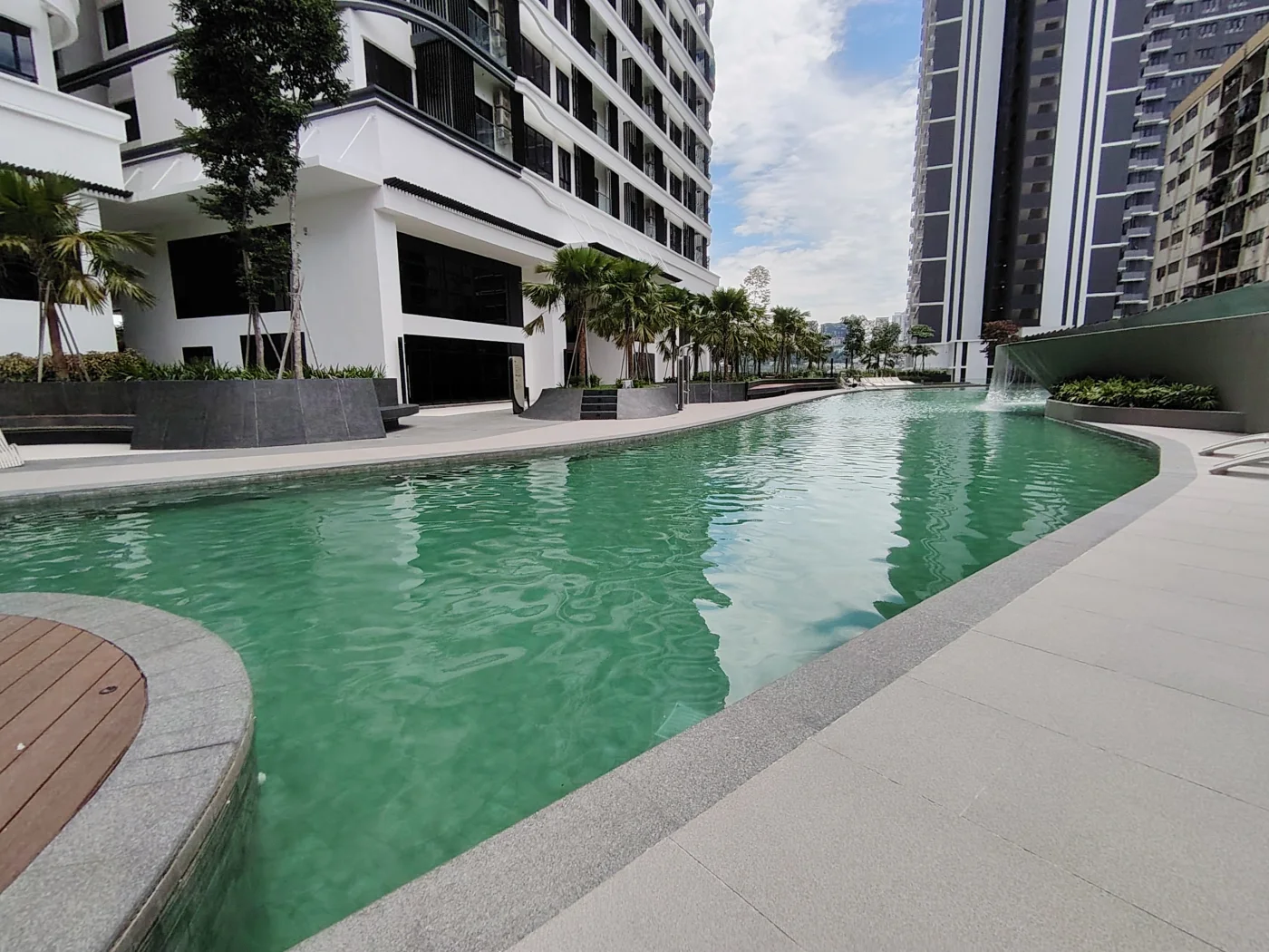 Infinity pool at Bangsar Hill Park