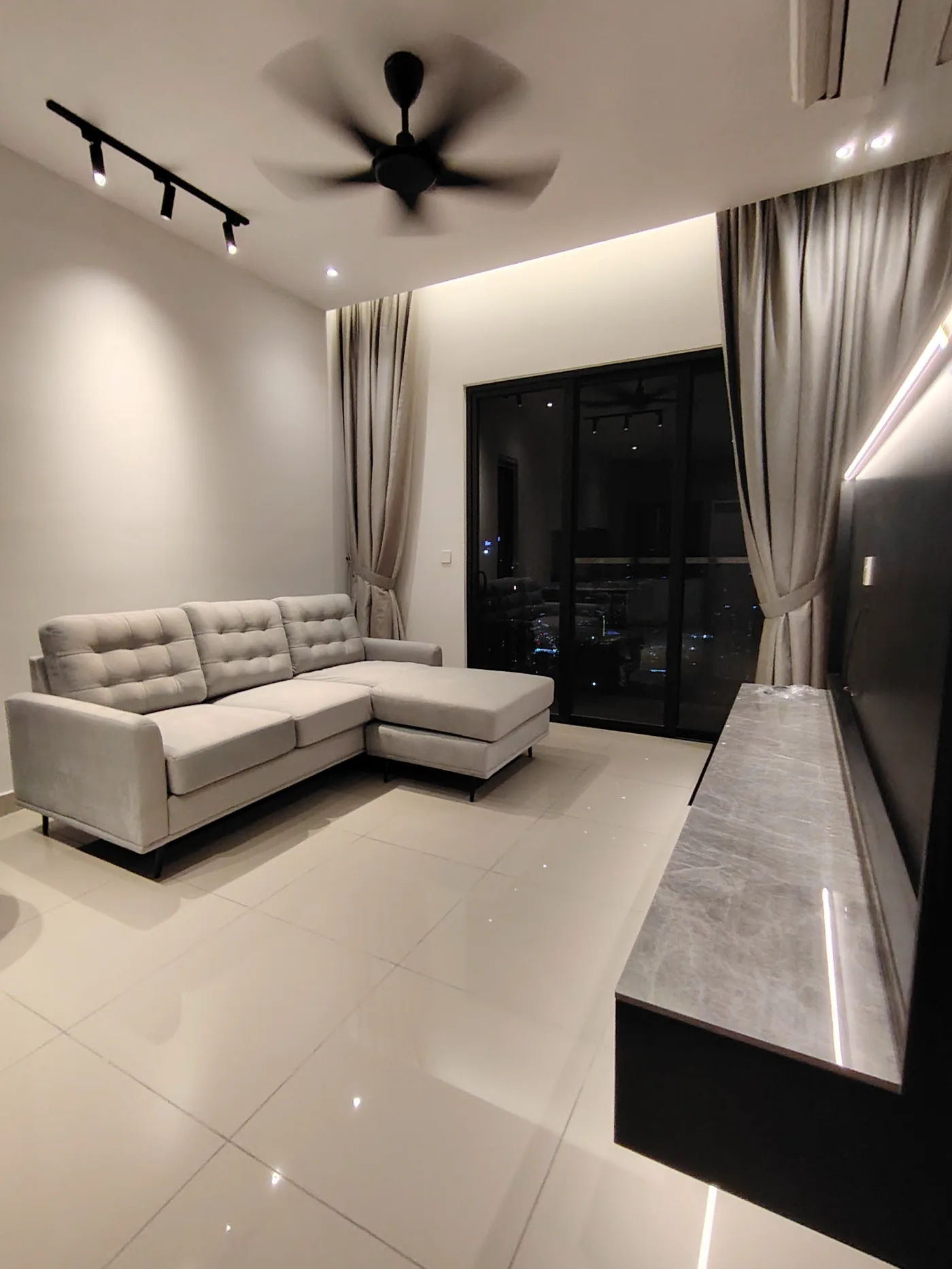 2 rooms, walk to the LRT at Bangsar Hill Park